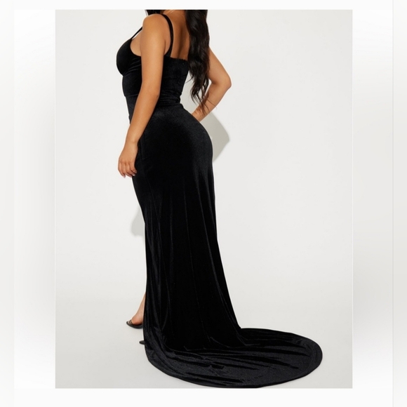 Fashion Nova Jessica Velvet Dress - Picture 4 of 8